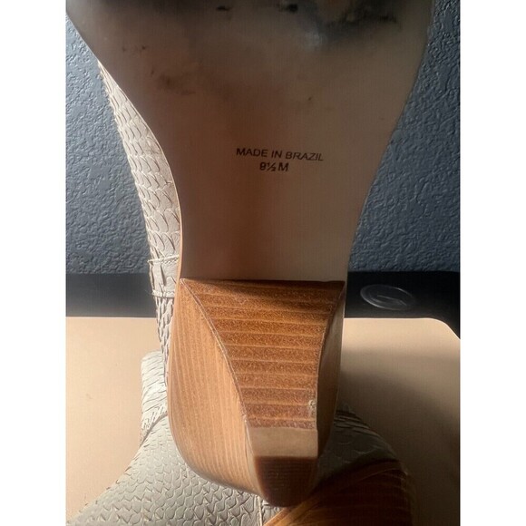 Matisse Woman's Fair Lady Mid Calf Bootie Size 9.5M Ivory Pull On Croc Embossed - Picture 6 of 9